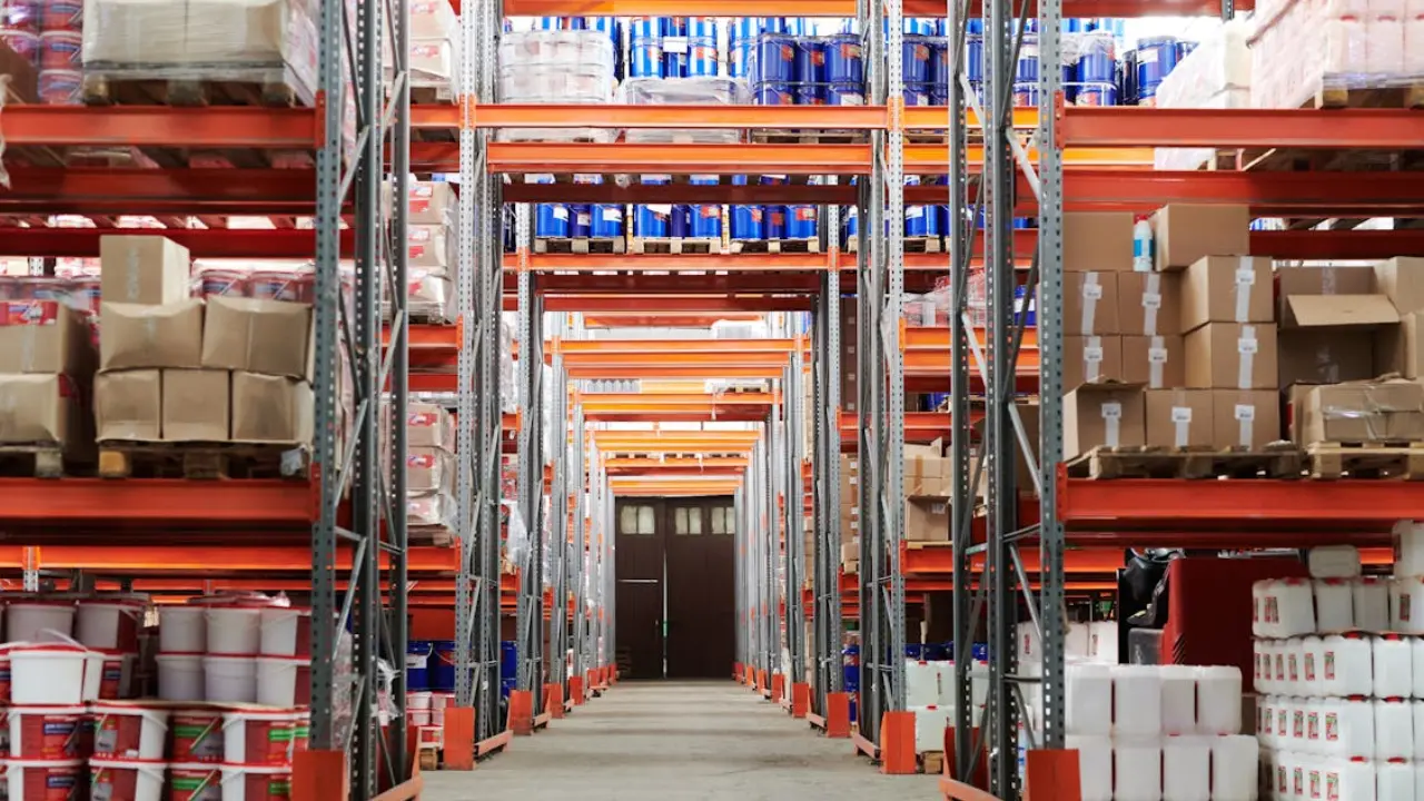 Whether To Buy New, Buy Used, or Lease Warehouse Equipment